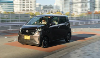 Nissan Sakura - front tracking