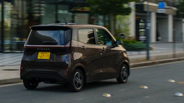 Nissan Sakura - rear cornering