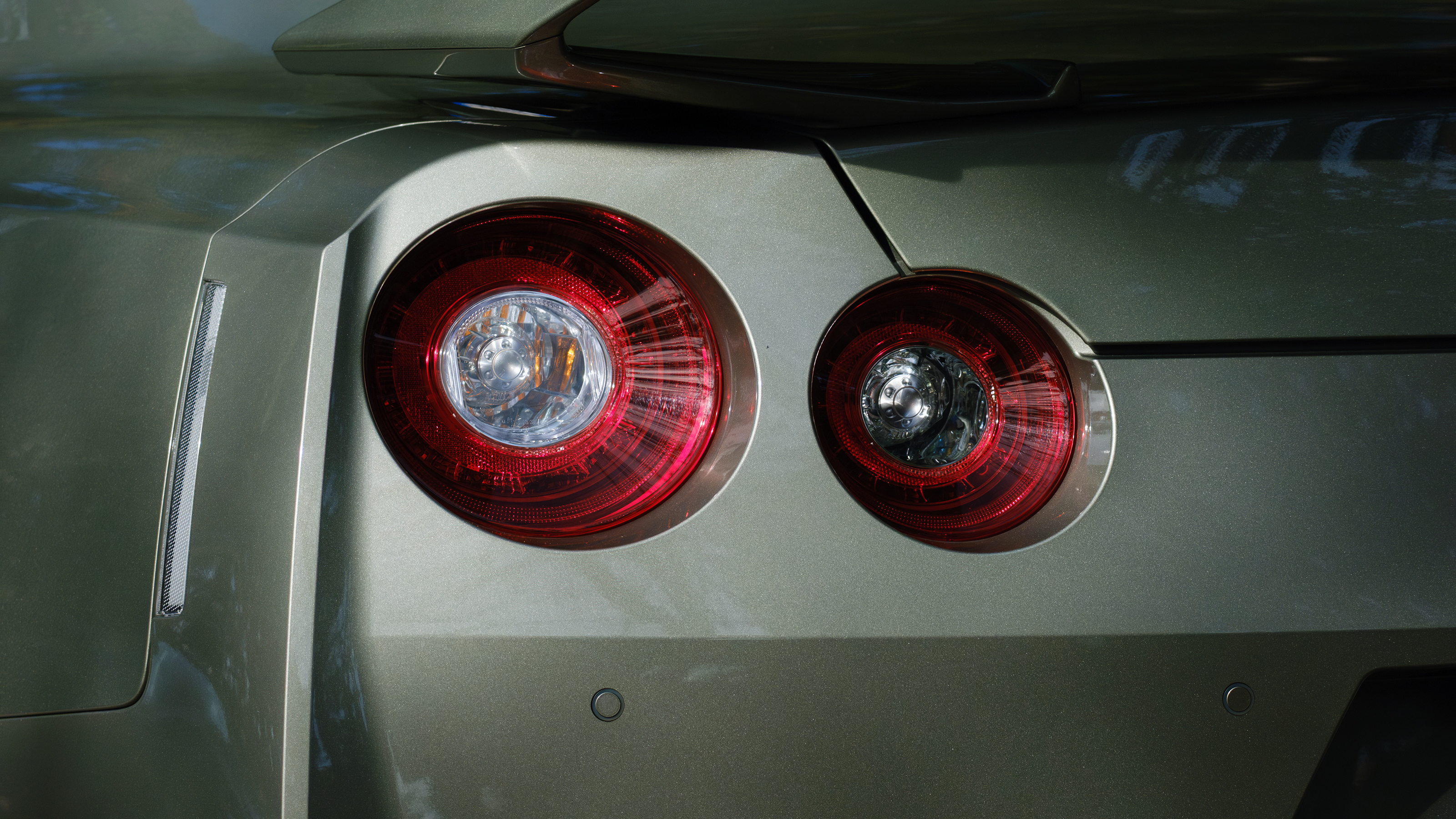Nissan GT-R T-Spec - tail lights