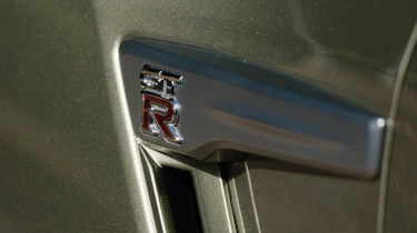 Nissan GT-R T-Spec - 'GT-R' wing badge