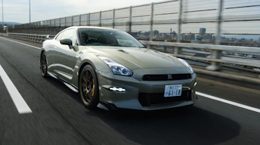 Nissan GT-R T-Spec - front tracking