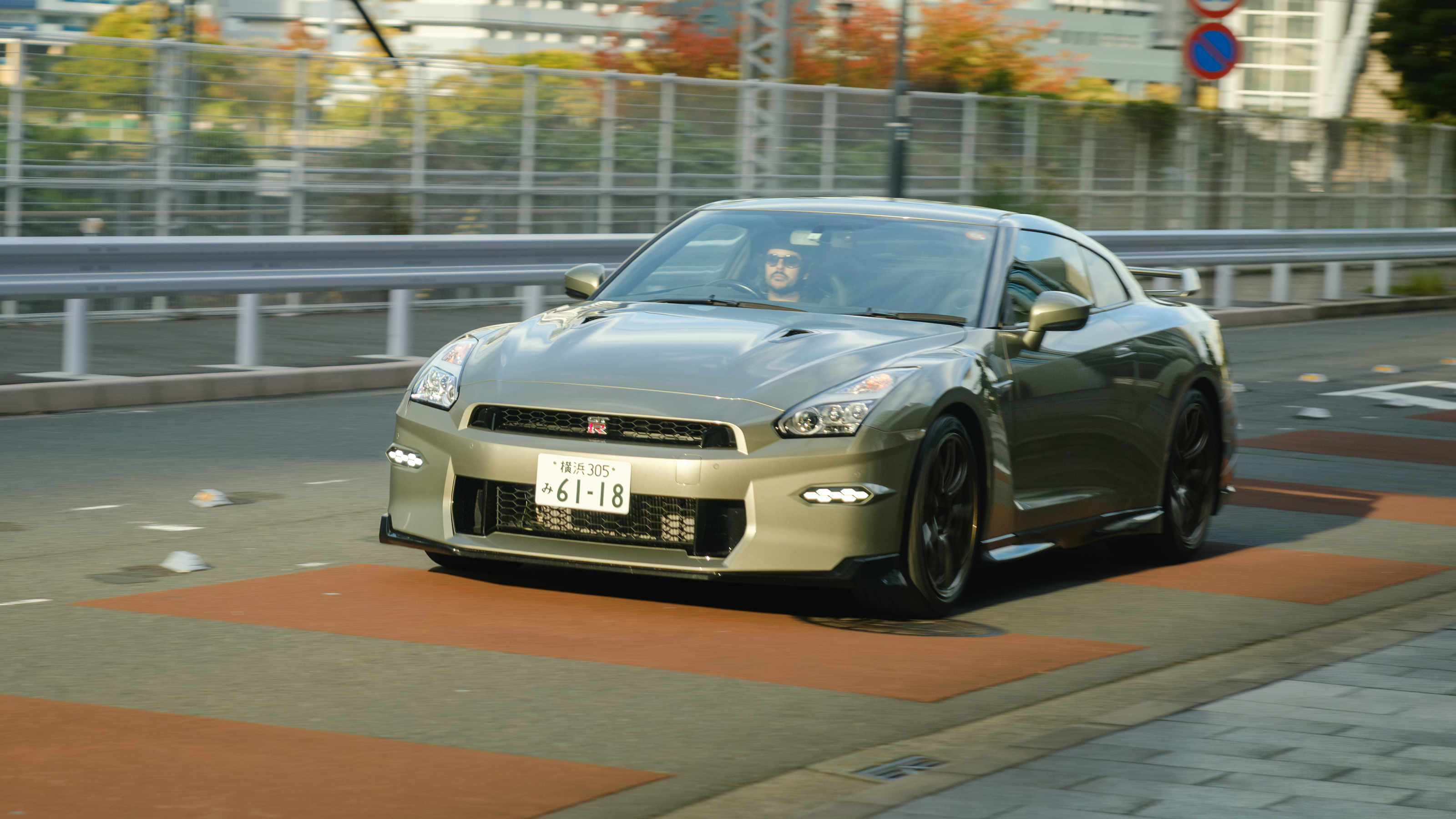 Nissan GT-R T-Spec - front action