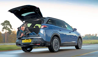 Peugeot 5008 Hybrid GT - photos out the back