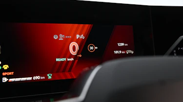 Renault Clio Hybrid E-Tech - dials