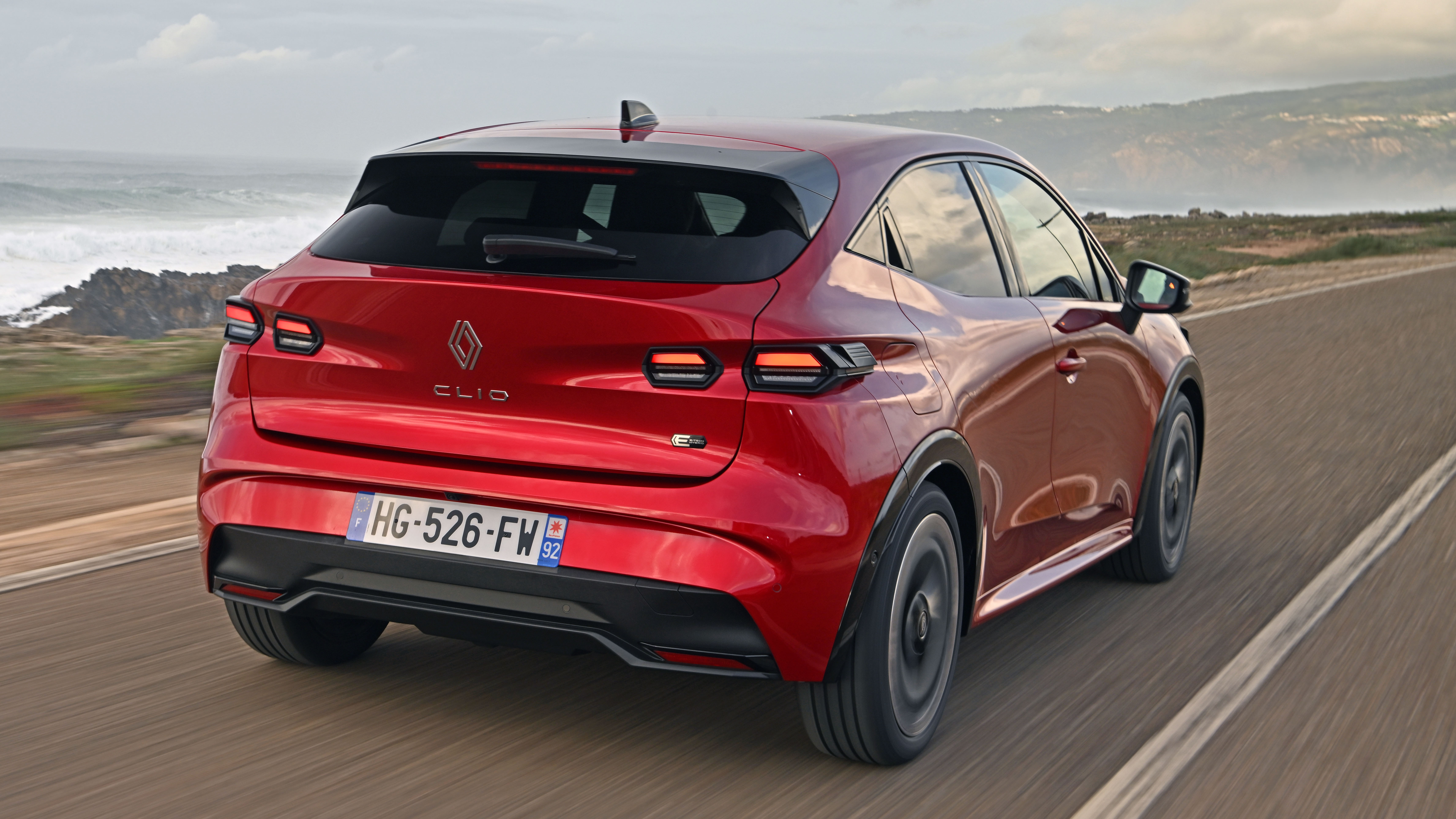Renault Clio Hybrid E-Tech - rear