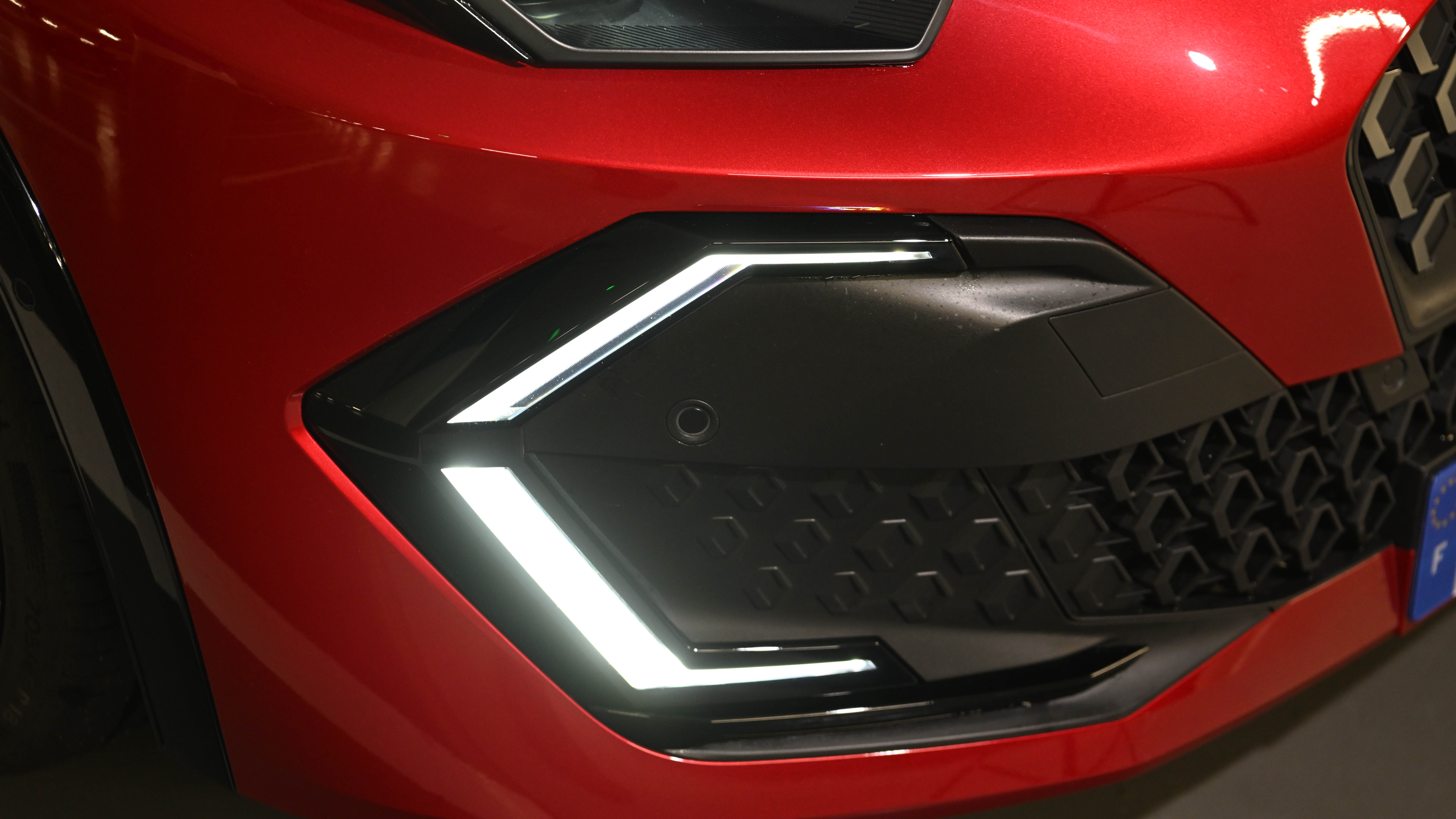 Renault Clio Hybrid E-Tech - daytime running light