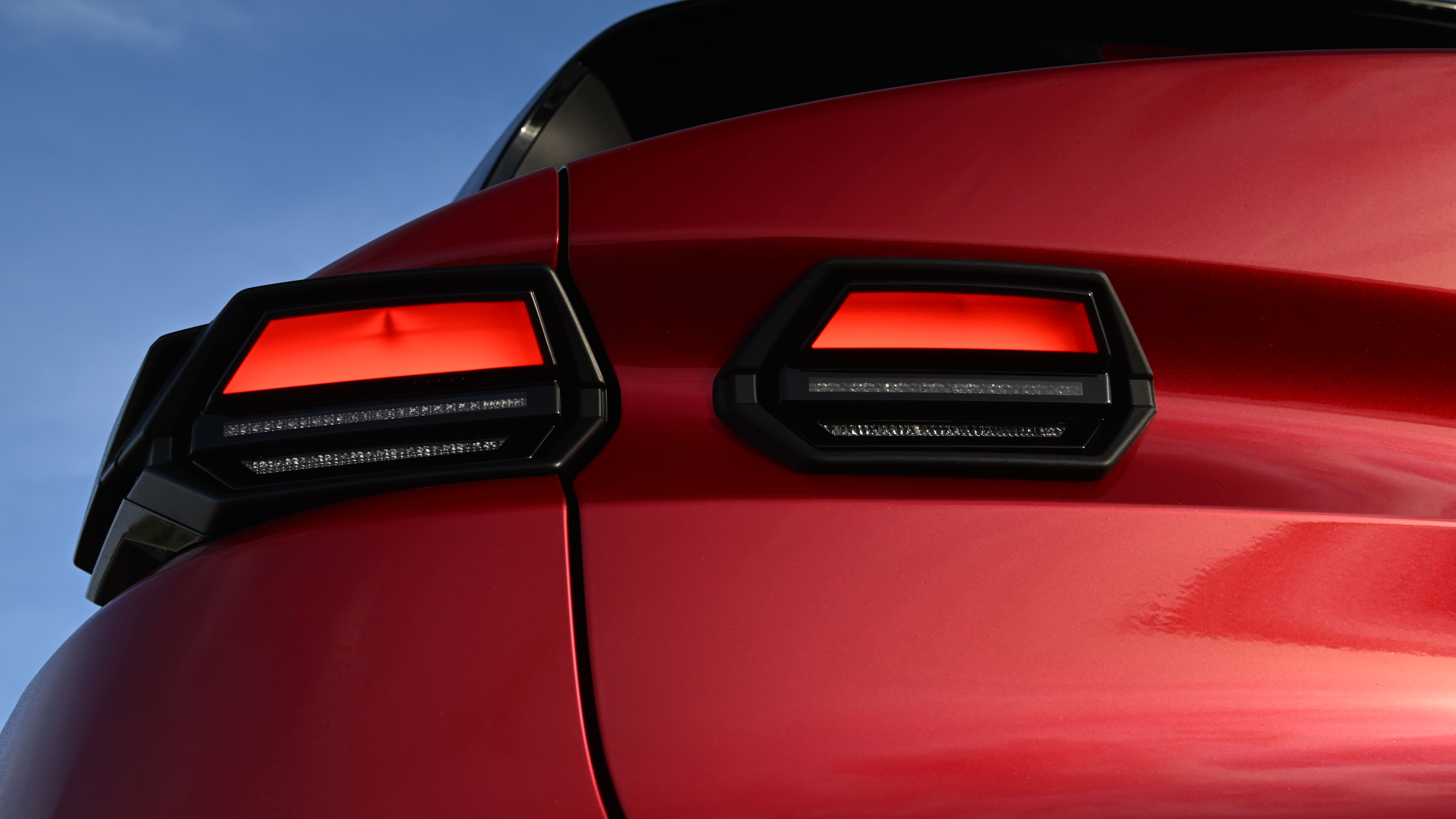 Renault Clio Hybrid E-Tech - rear lights 