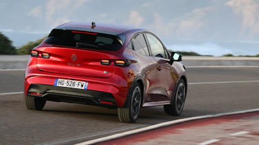 Renault Clio Hybrid E-Tech - rear cornering