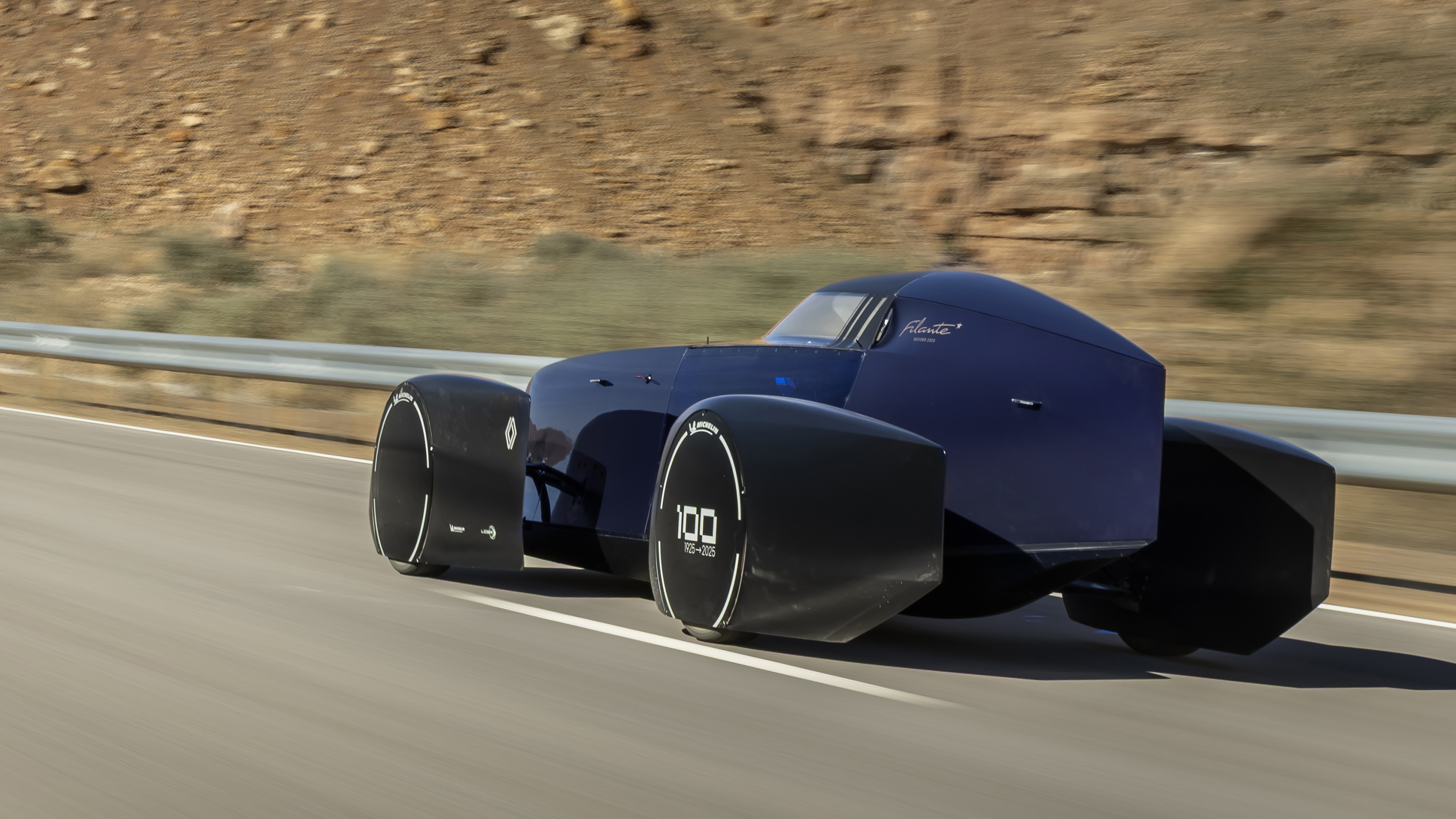 Renault Filante Record 2025 - rear tracking 