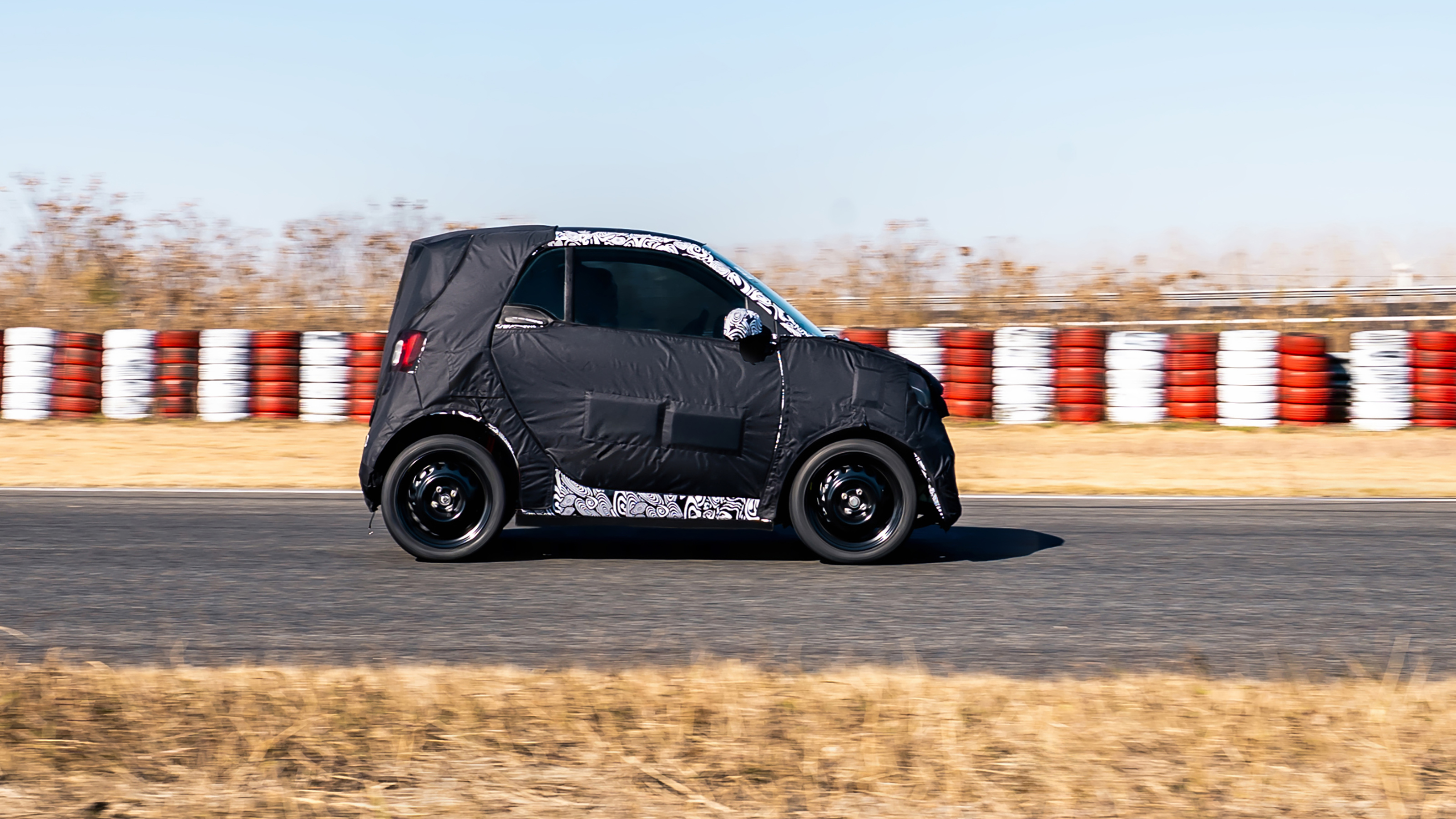 Smart #2 (camouflaged) - side