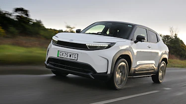 Toyota Urban Cruiser - front tracking