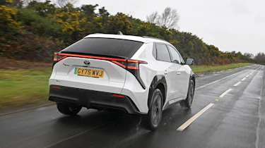 Toyota bZ4X - rear tracking