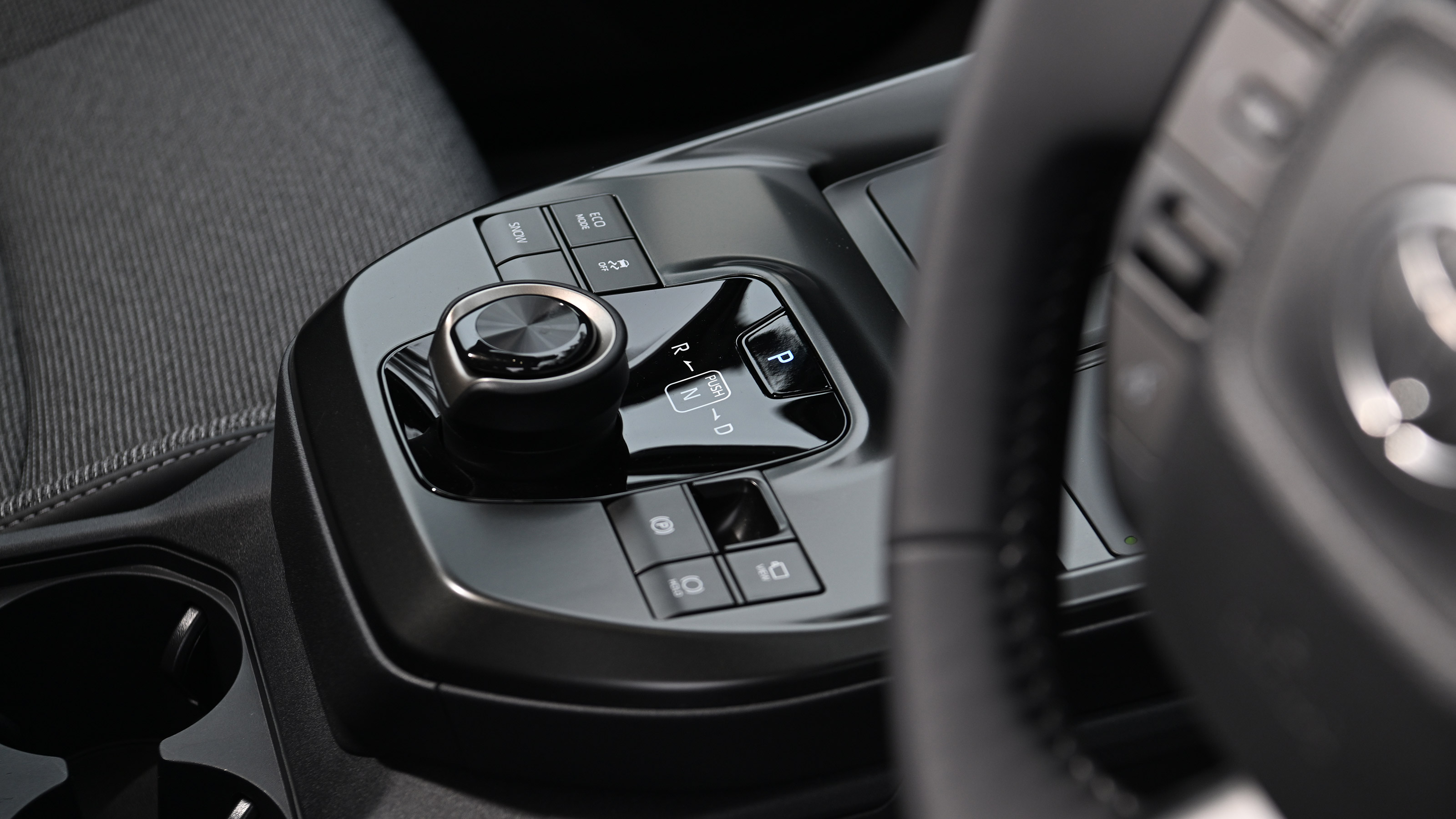 Toyota bZ4X - centre console