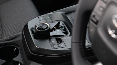Toyota bZ4X - centre console