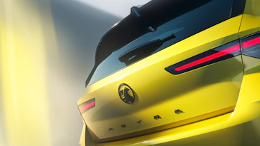 Vauxhall Astra facelift 2025 - rear detail
