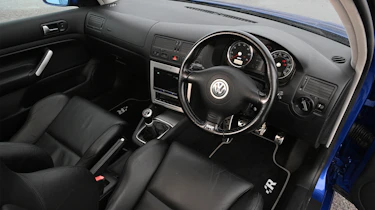 Volkswagen Golf R32 - interior