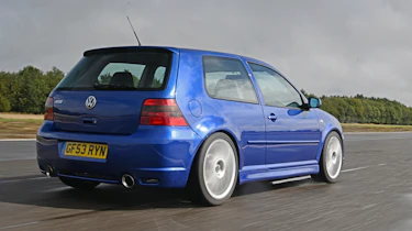 Volkswagen Golf R32 - rear 3/4