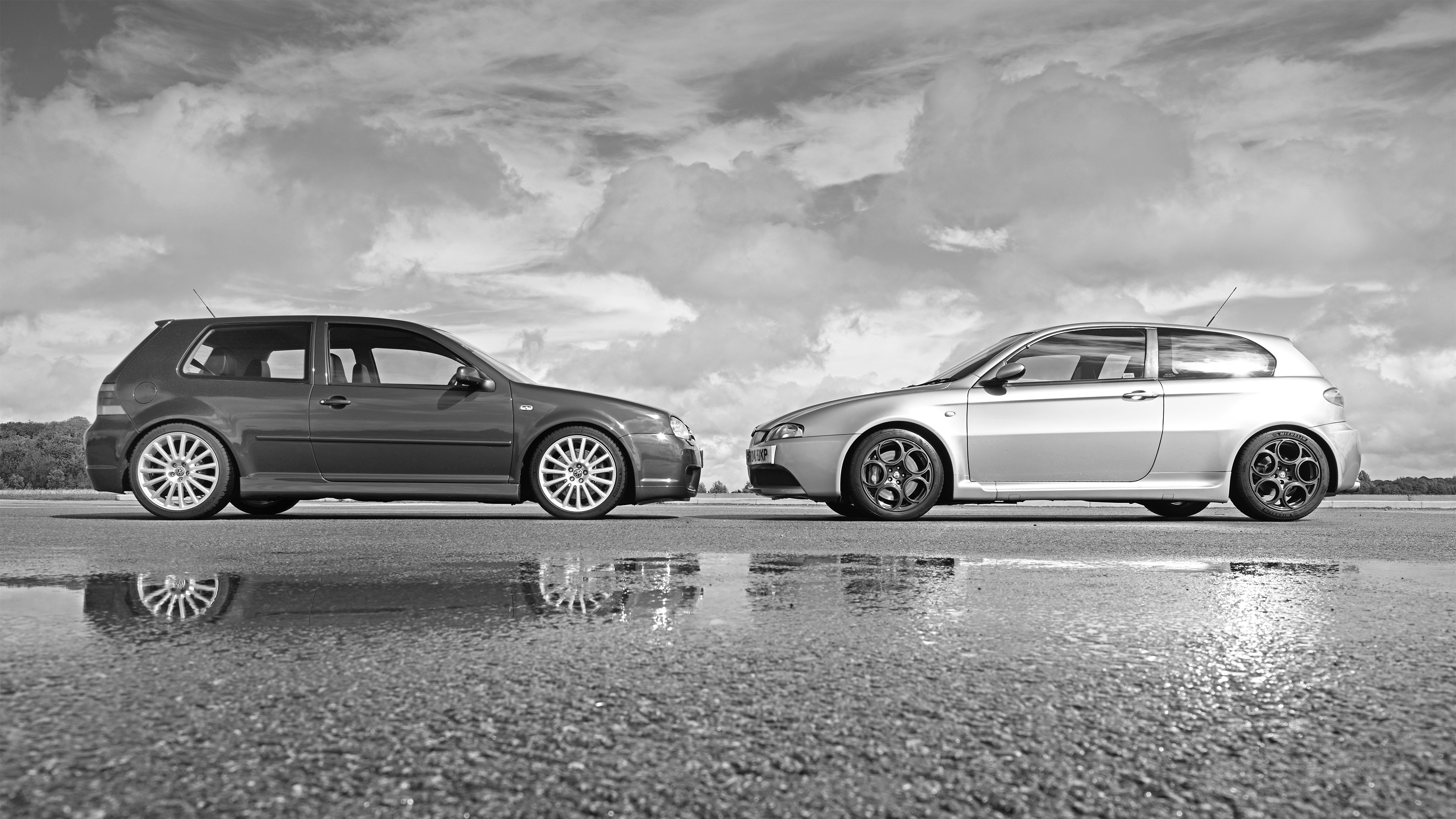 Volkswagen Golf R32 vs Alfa Romeo 147 GTA - head-to-head