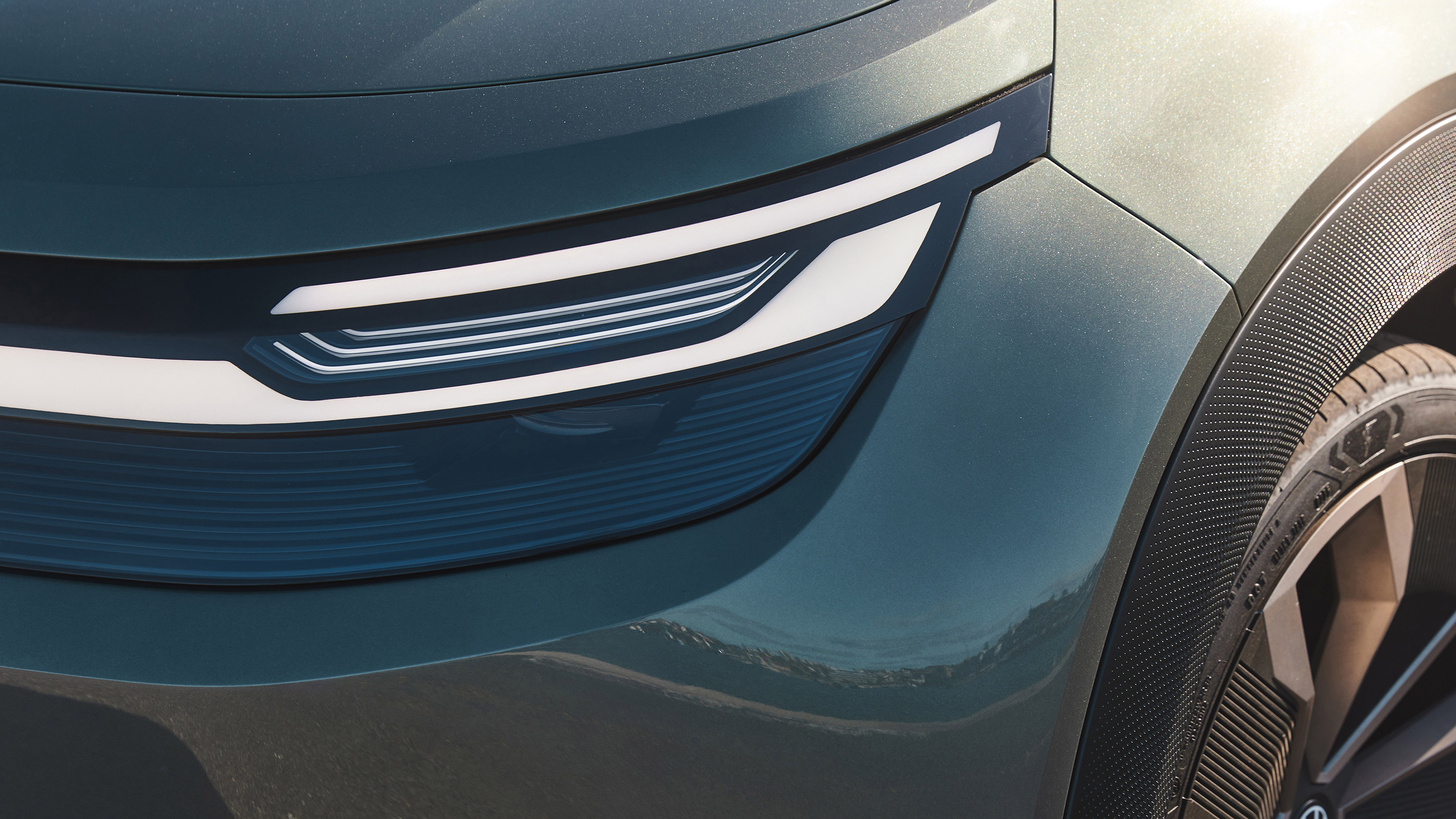 Volkswagen ID. Cross Concept - front light