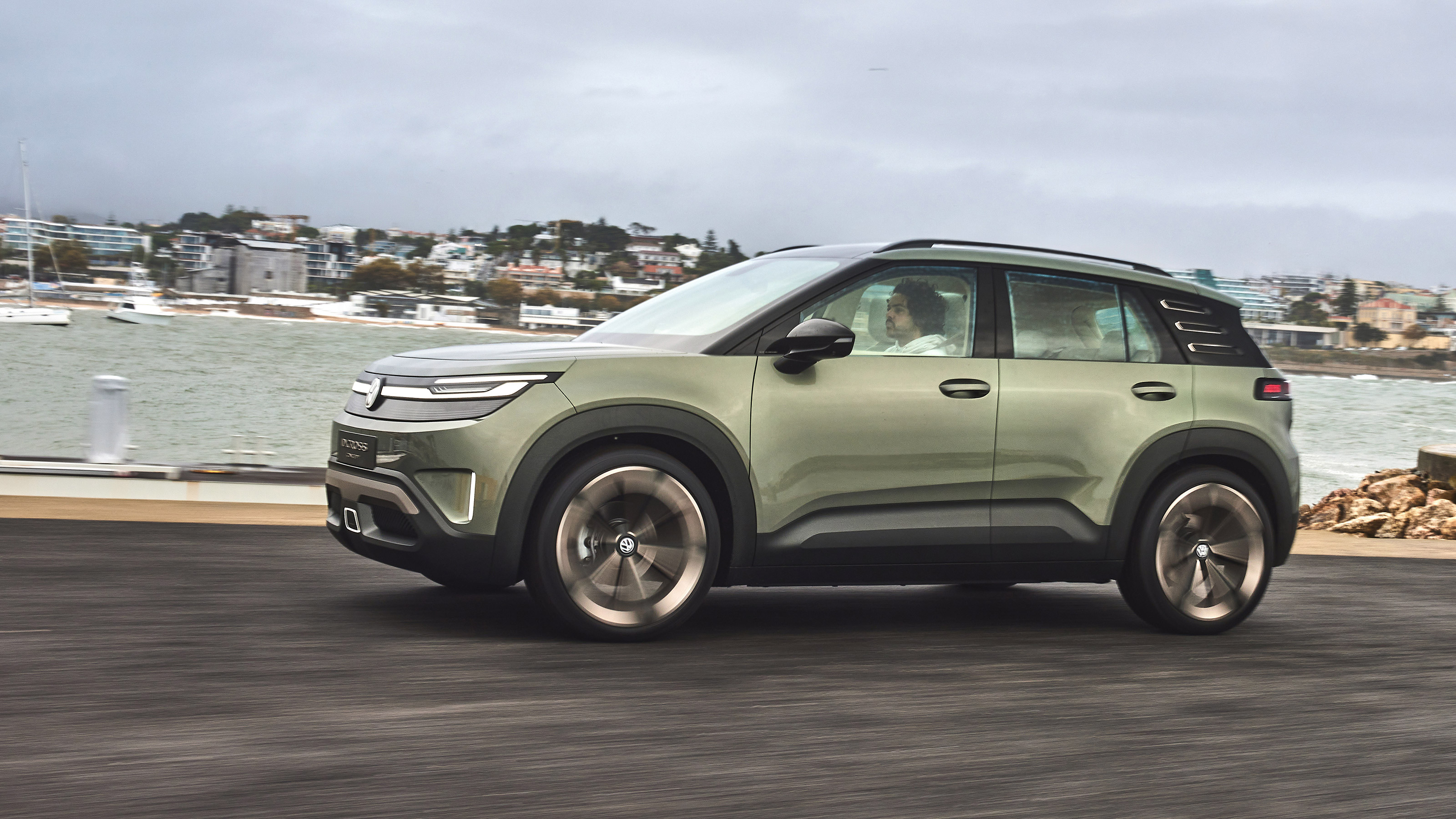 Volkswagen ID. Cross Concept - side