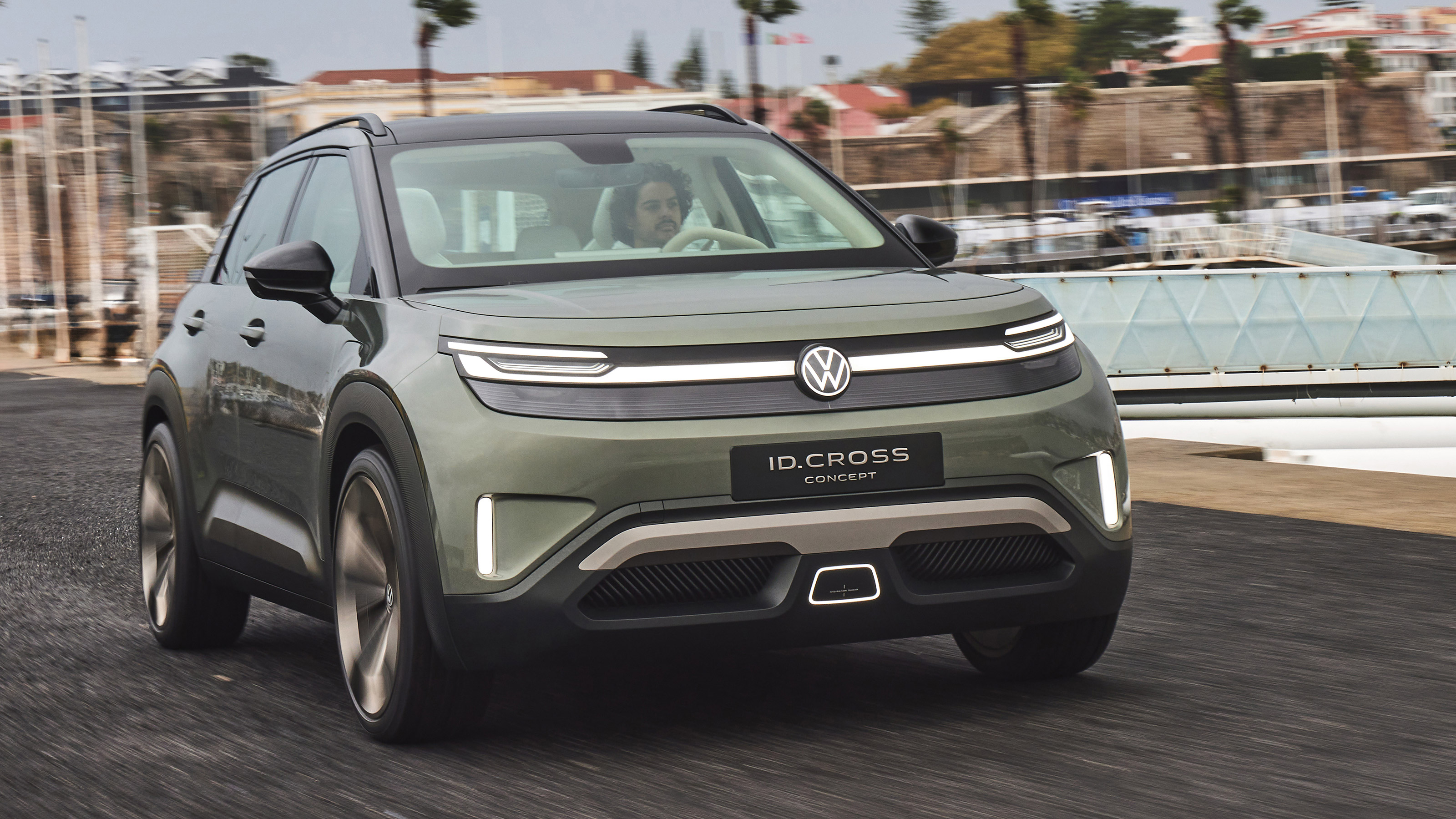 Volkswagen ID. Cross Concept - front tracking