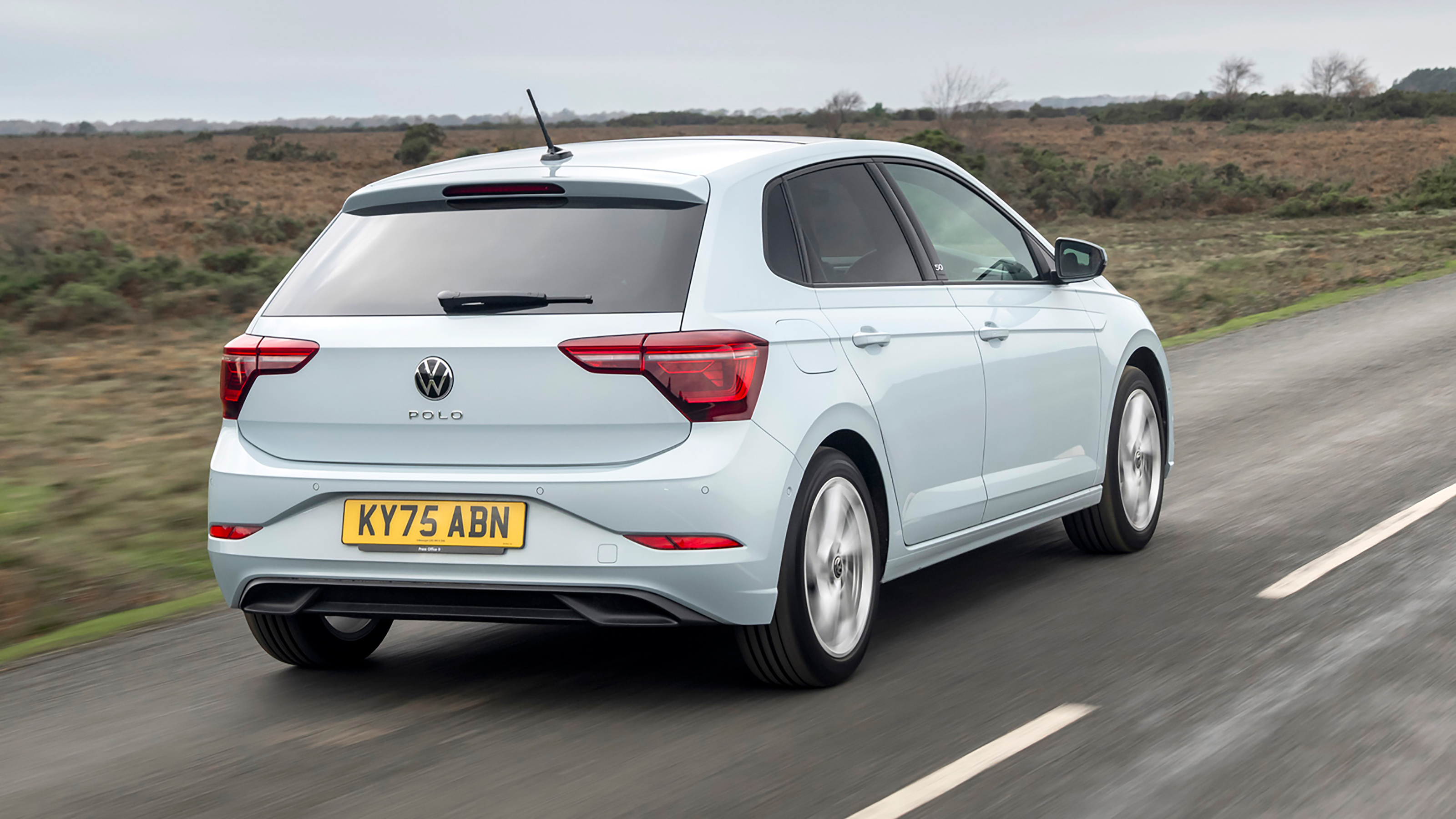 Volkswagen Polo 50 Edition - rear tracking