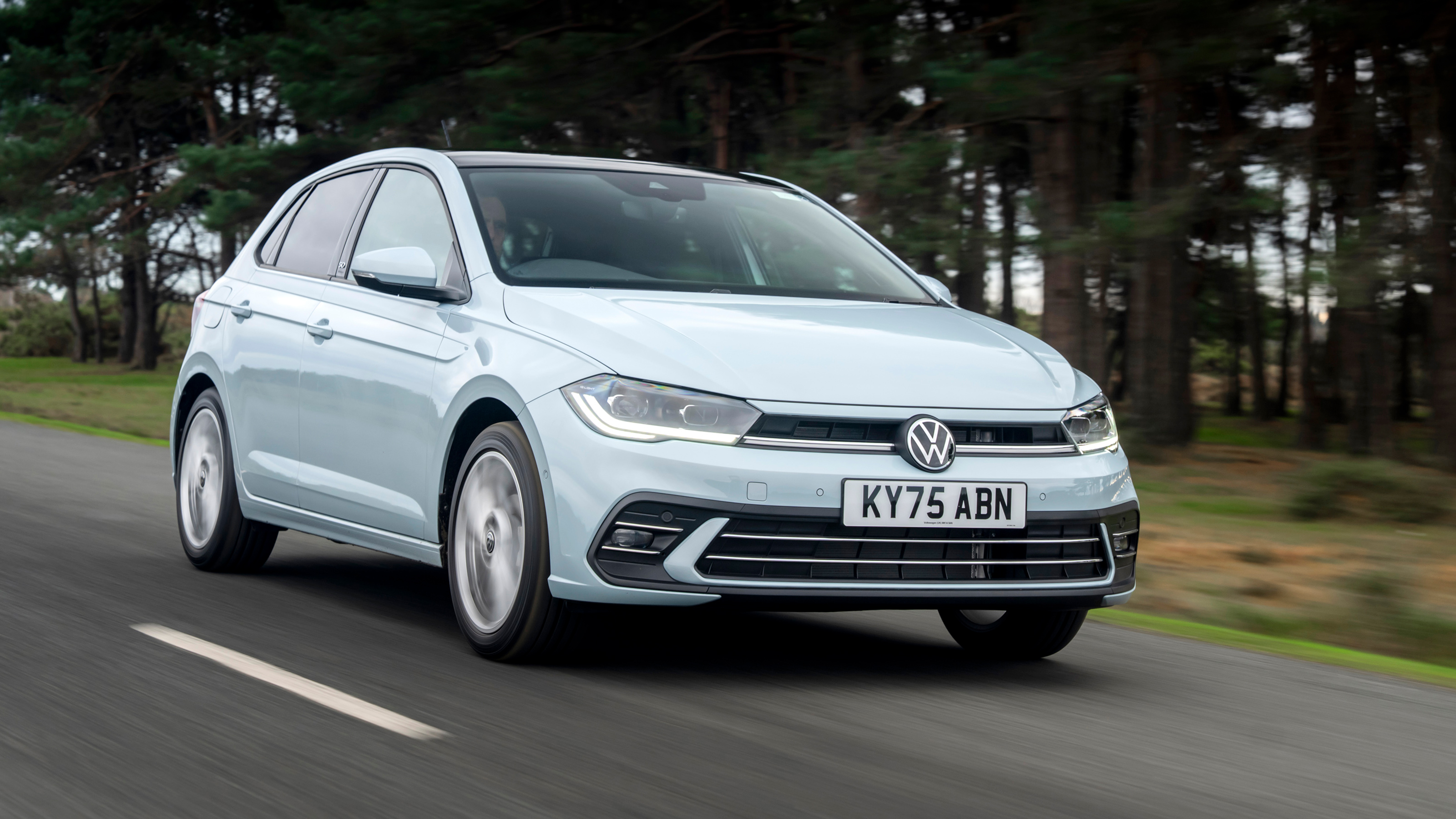 Volkswagen Polo 50 Edition - front tracking