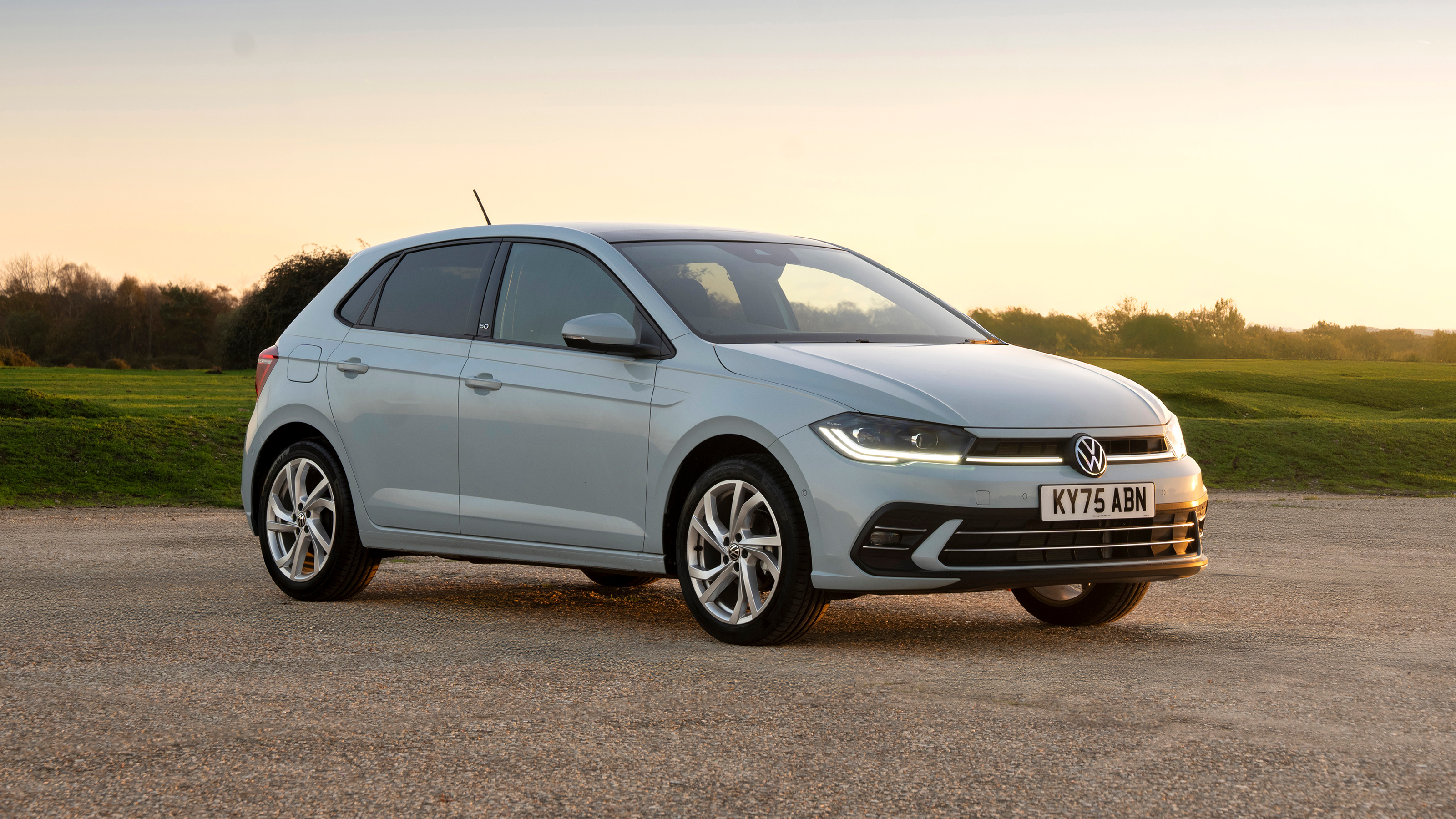 Volkswagen Polo 50 Edition - front 3/4 static