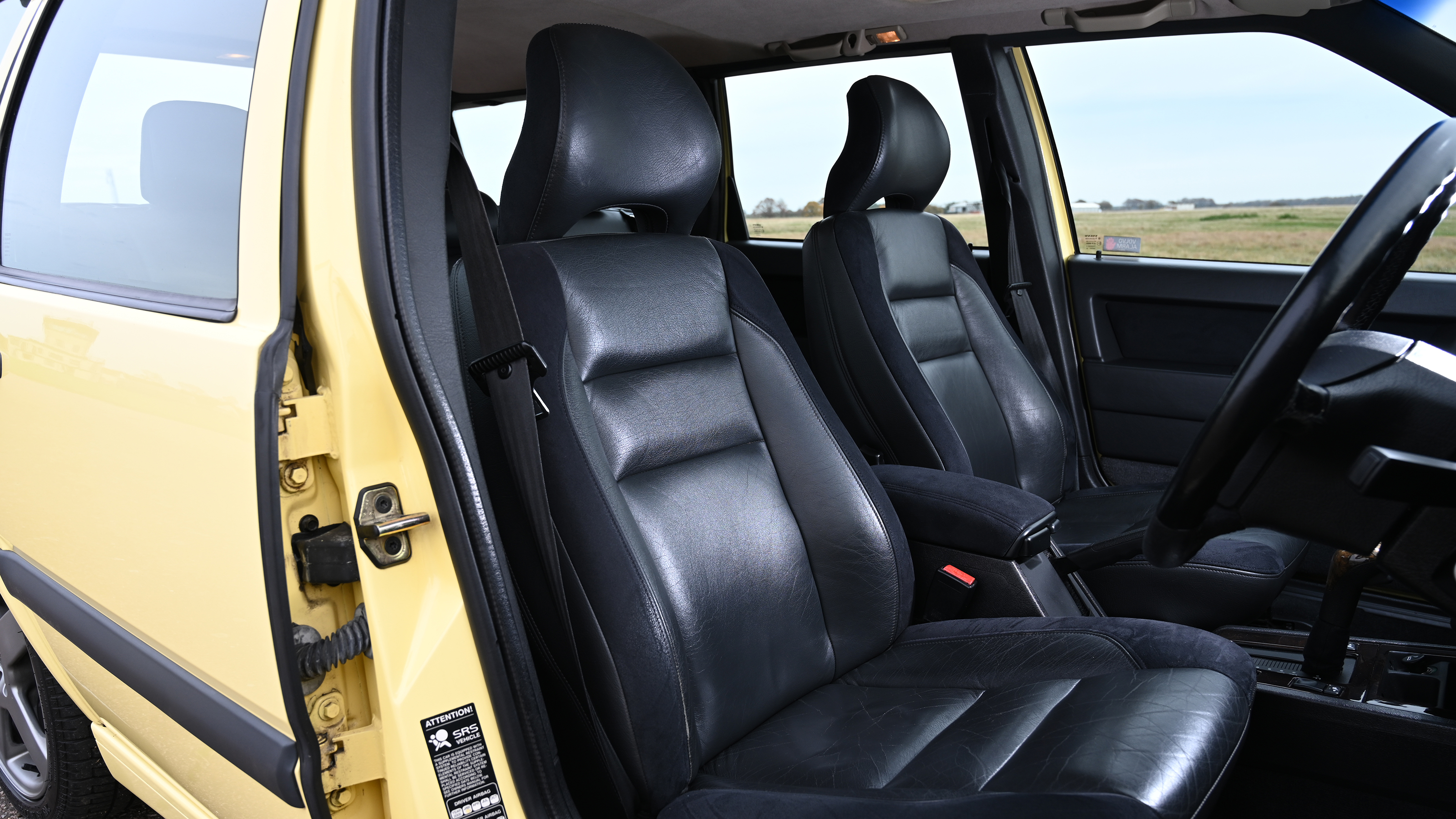 Volvo 850 R - front interior 