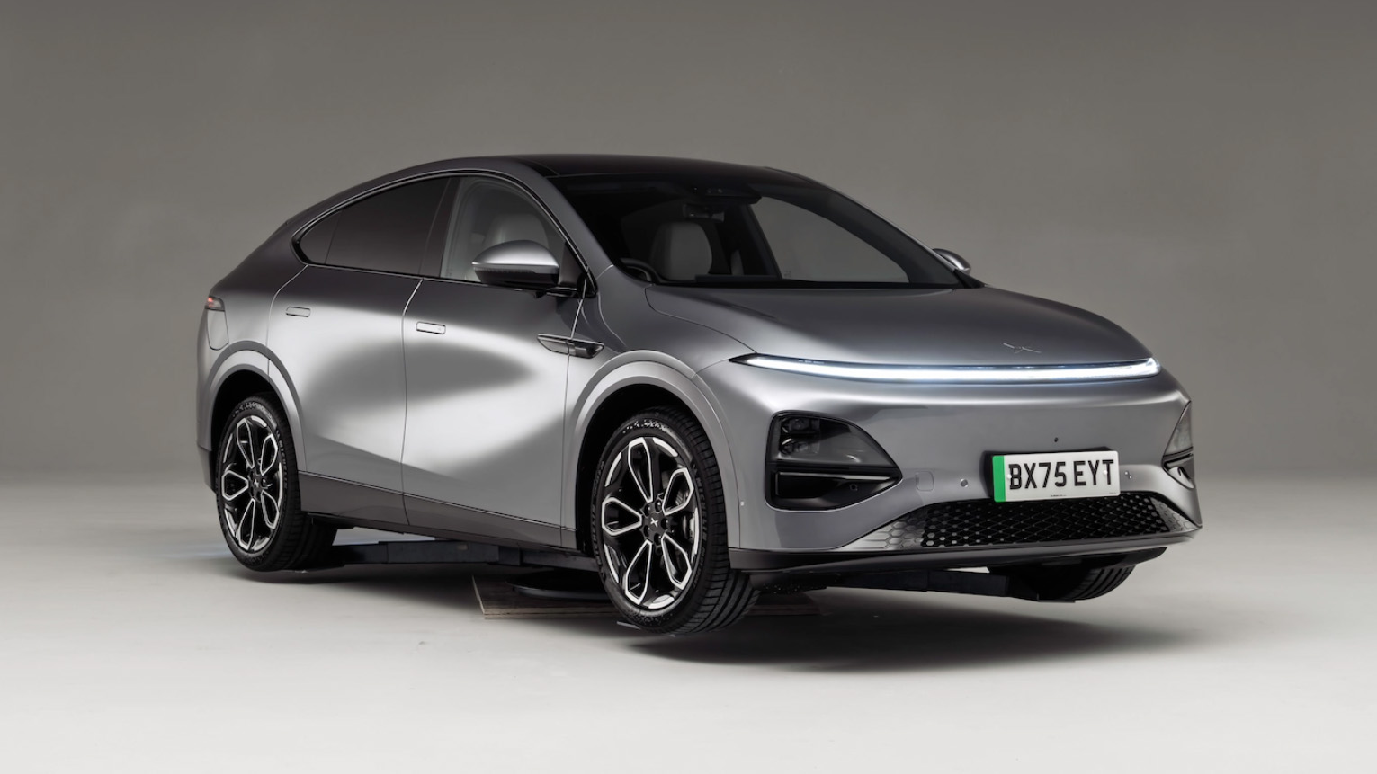 XPeng G6 - front static