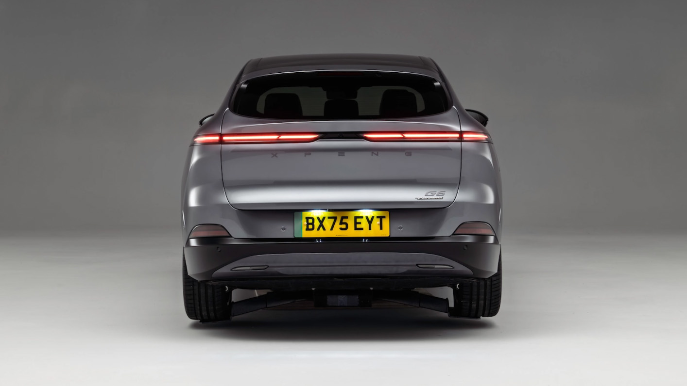 XPeng G6 - full rear