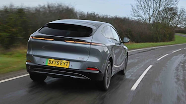XPeng G6 - rear tracking