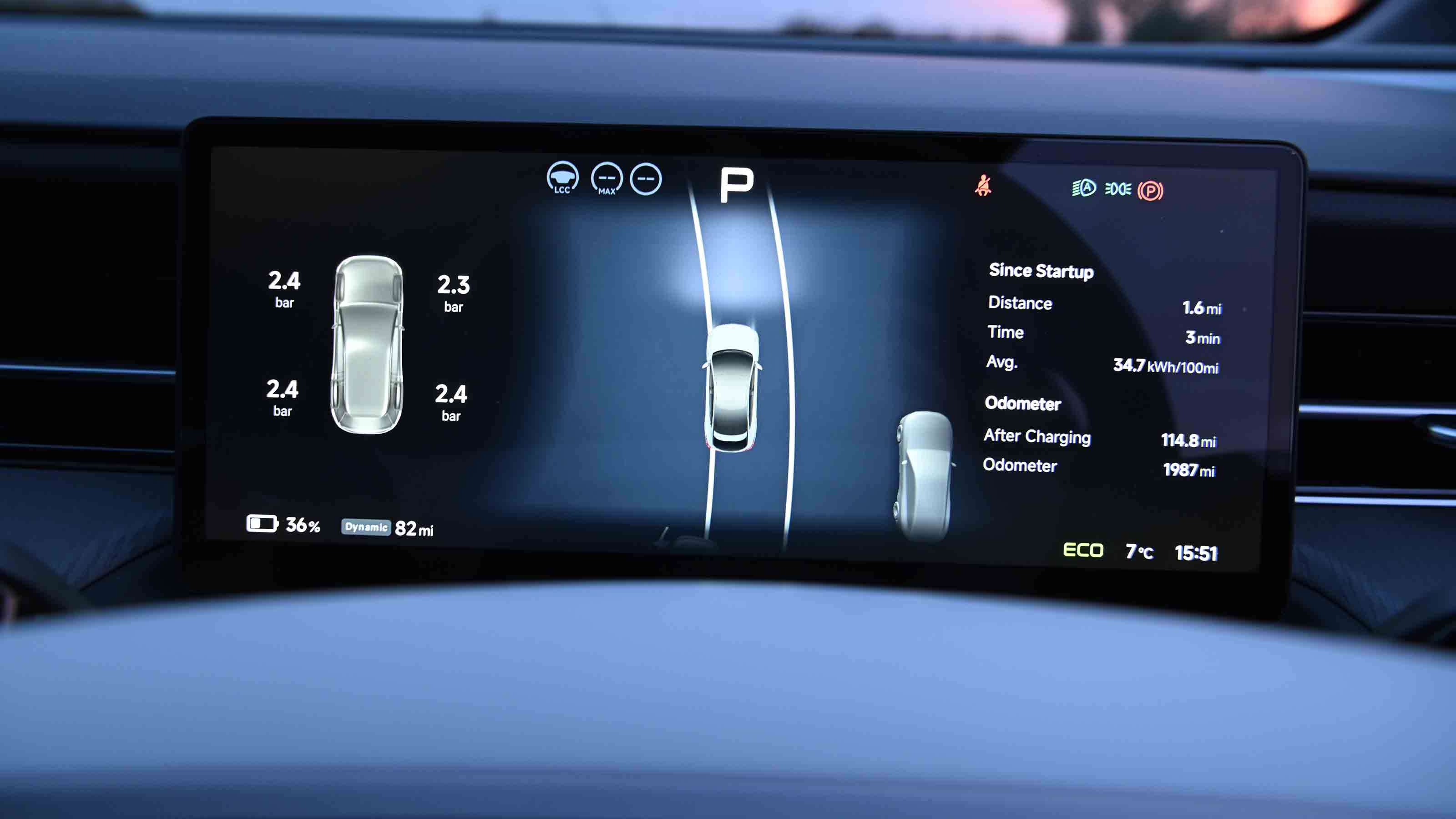 XPeng G6 - driver instrument cluster