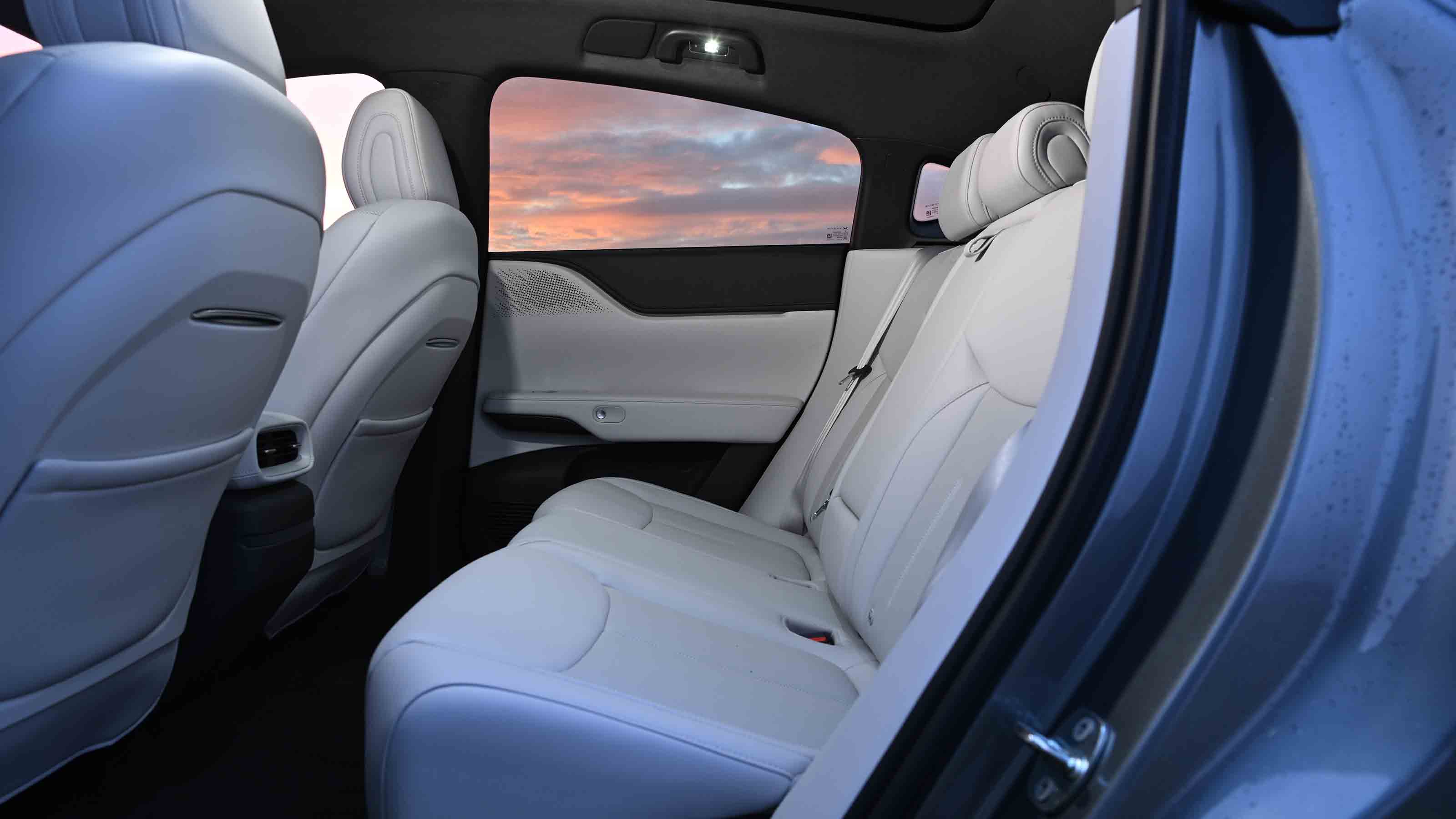 XPeng G6 - rear seats