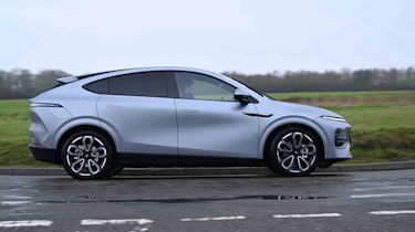 XPeng G6 - side