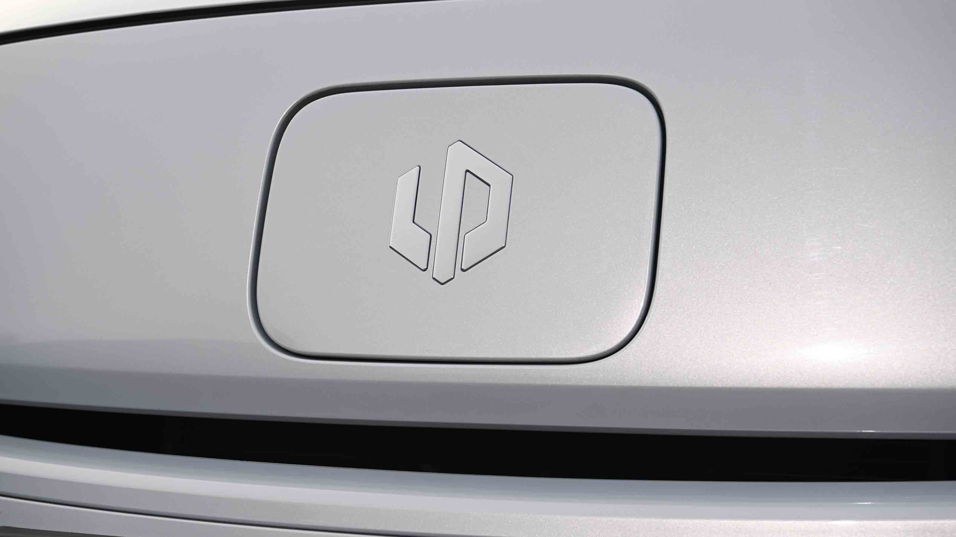 Leapmotor T03 - charging door