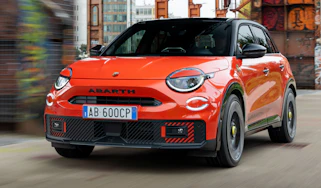 Abarth 600e Competizione - front