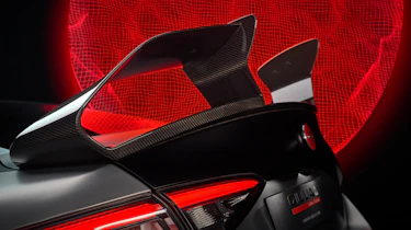Alfa Romeo Giulia Quadrifoglio Luna Rosa - rear wing