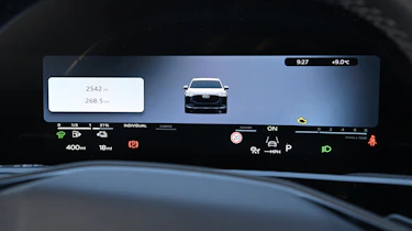 Audi Q3 - driver display