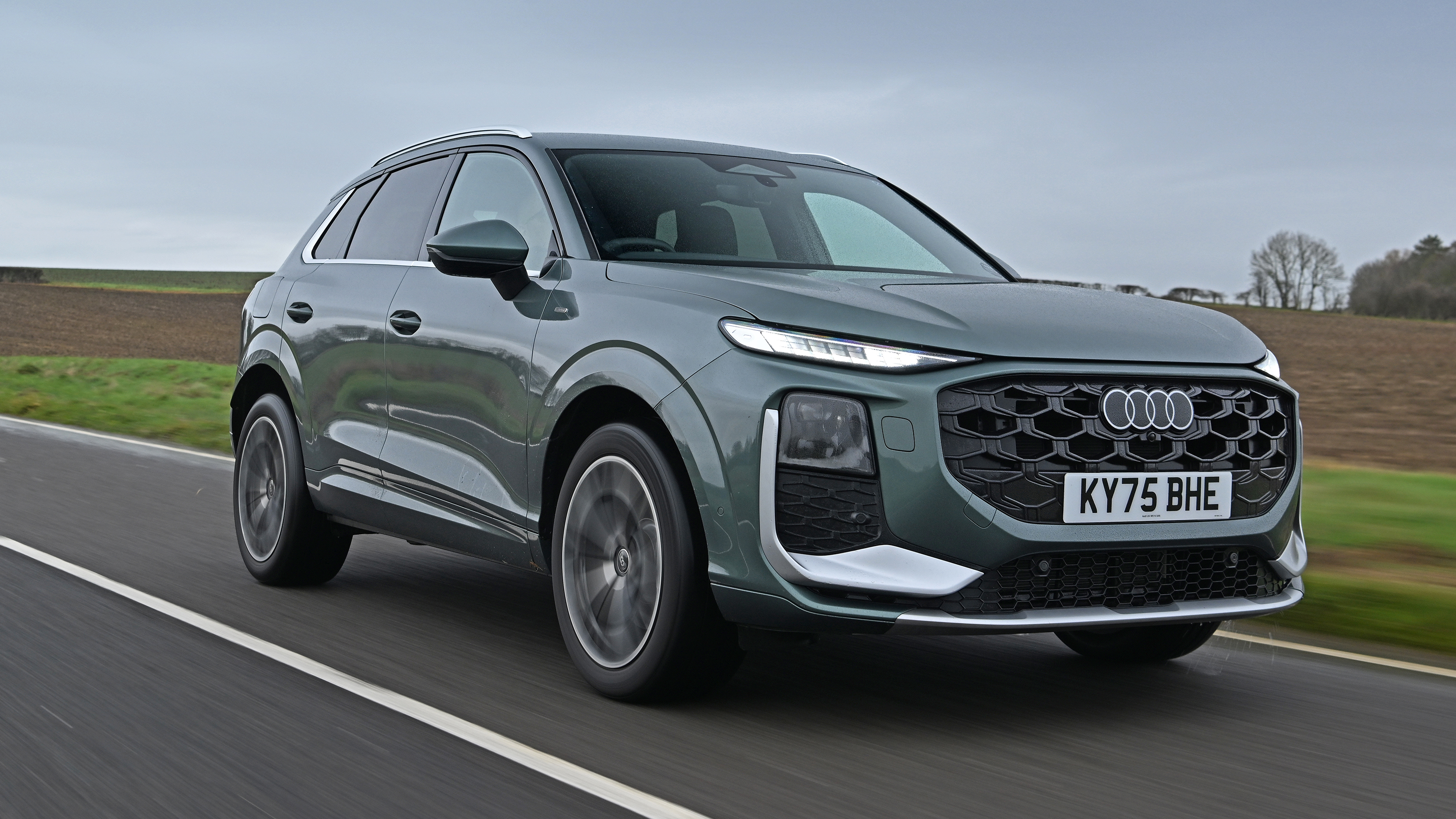 Audi Q3 - front 3/4