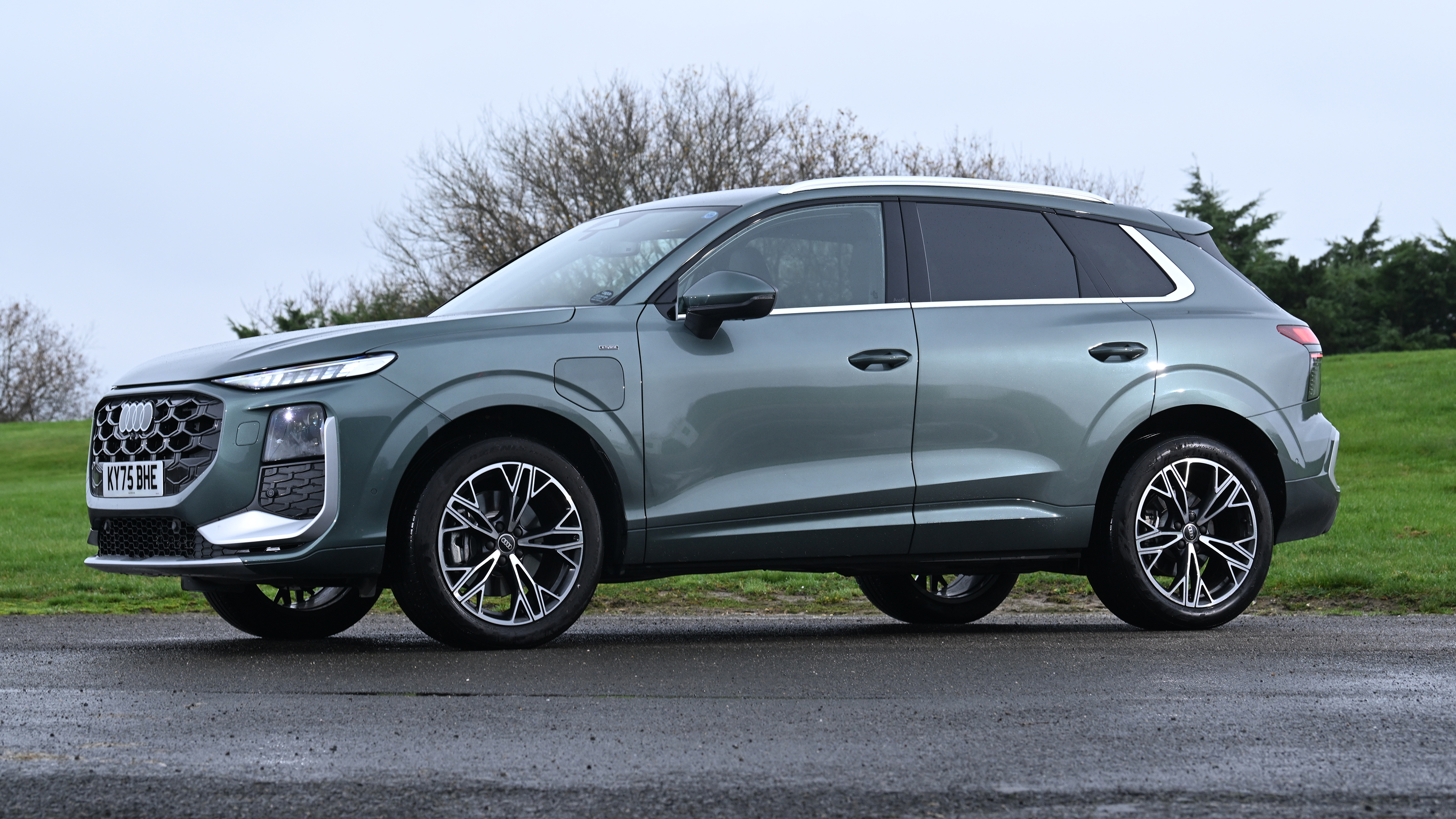 Audi Q3 - front angled