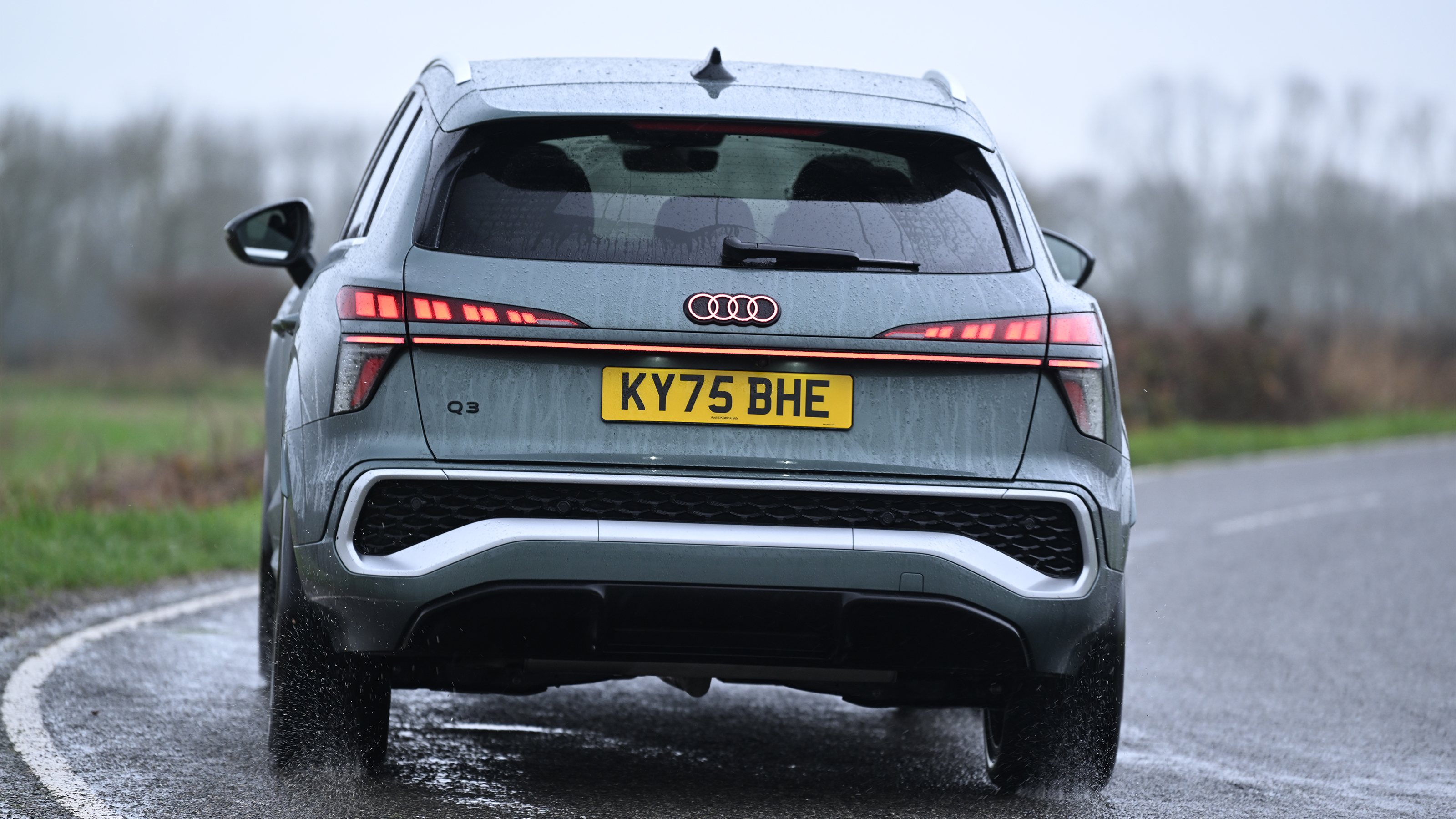 Audi Q3 - rear cornering