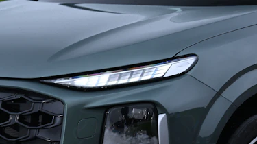 Audi Q3 - headlight