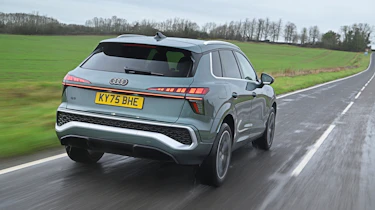 Audi Q3 - rear tracking