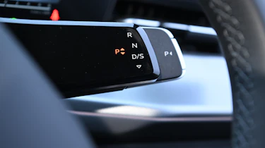 Audi Q3 - gear selector