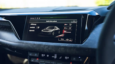 New Audi RS e-tron Performance - infotainment screen