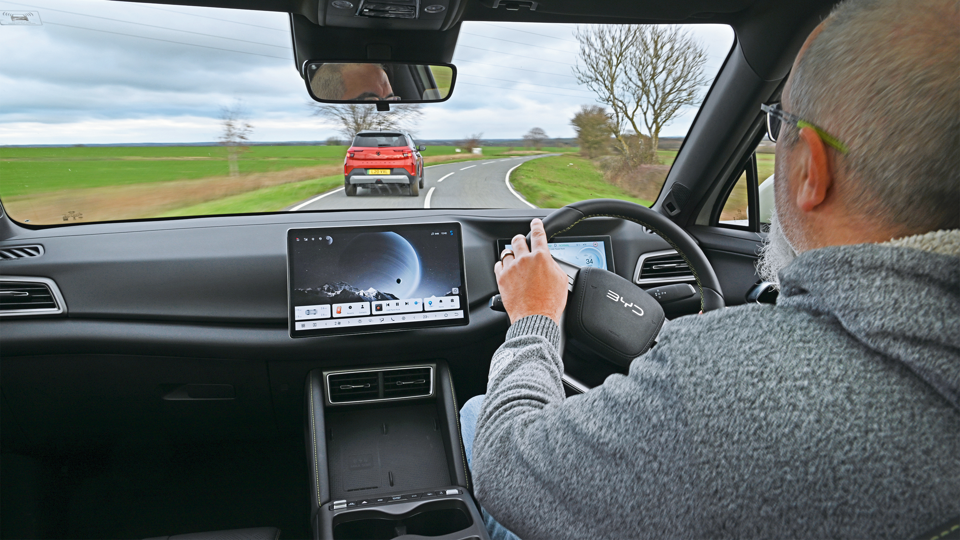 BYD Atto 2 - driving