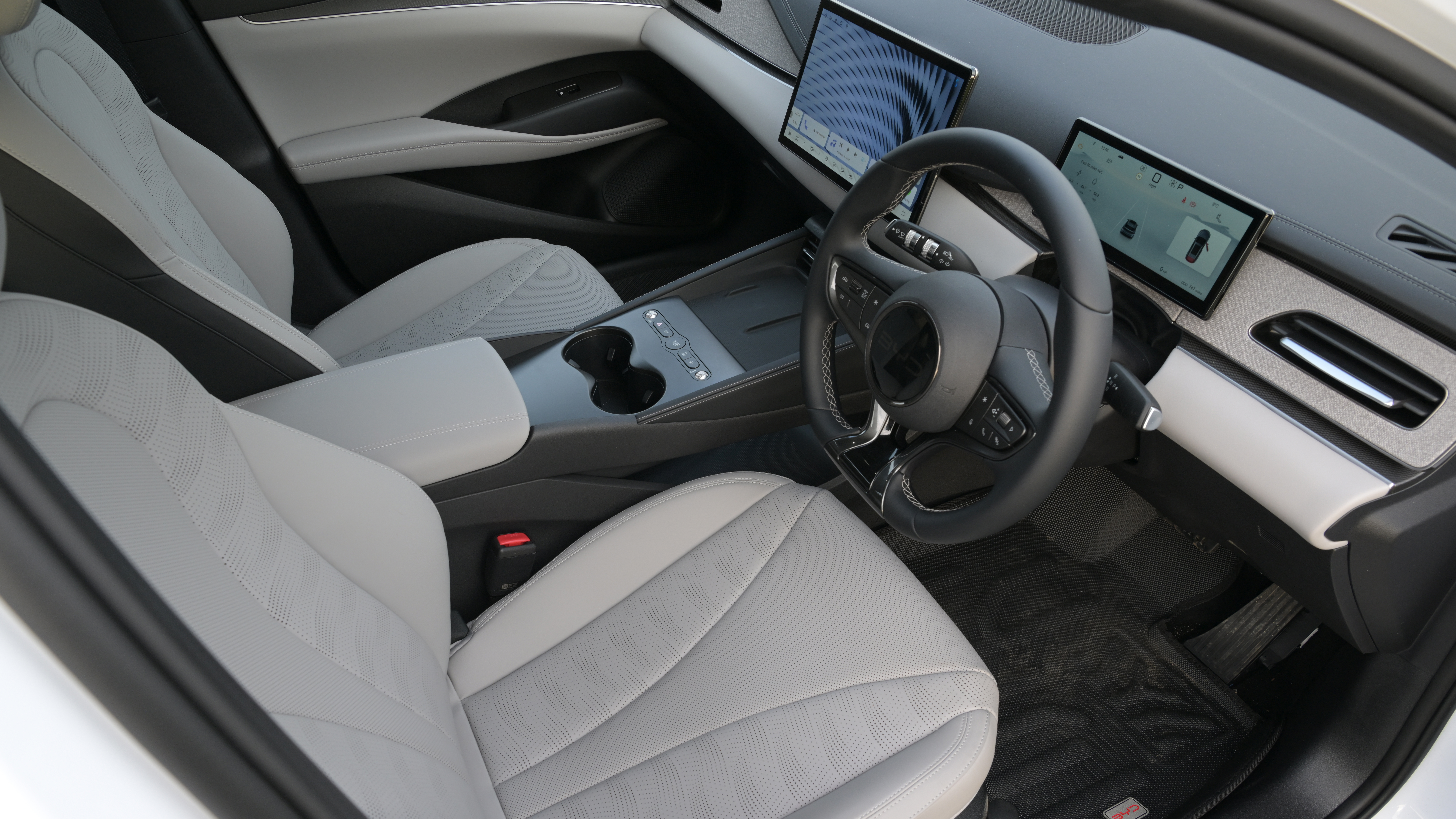 New BYD Seal 6 DM-i Touring - front interior 