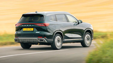 Chery Tiggo 8 - rear cornering