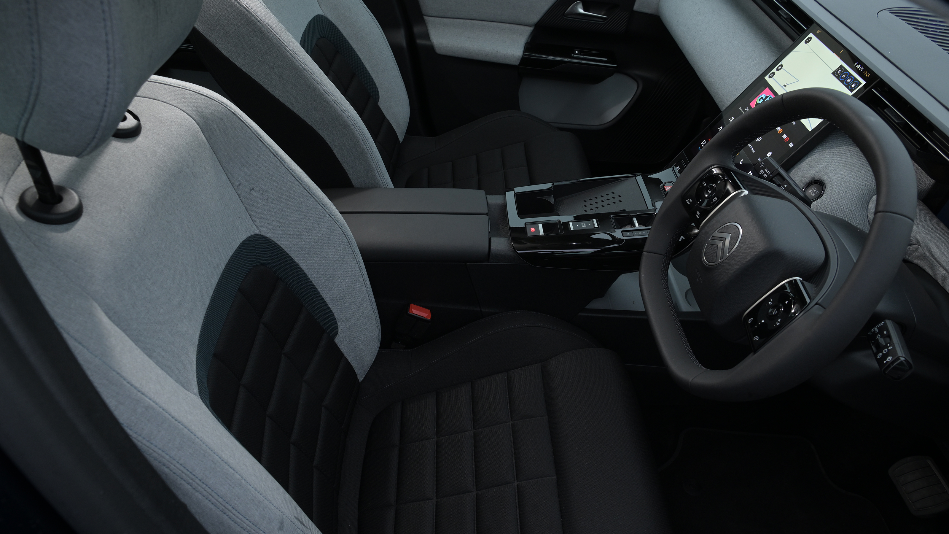 Citroen C5 Aircross - front seats